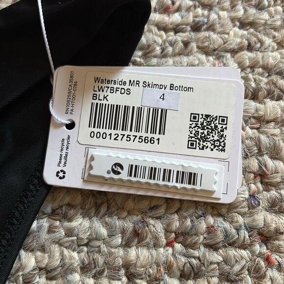 Lululemon Washing Waves Mid Rise Skimpy Bottom
Black- Size 4 - Picture 4 of 7